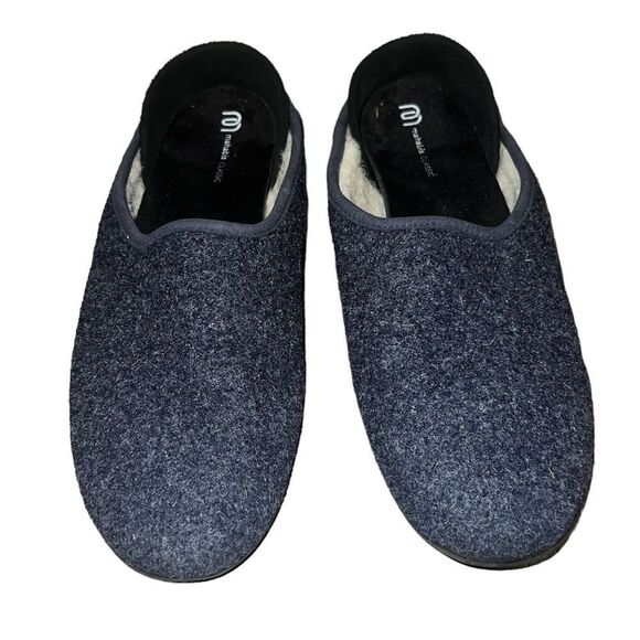 ✨Mahabis Classic Navy Sz 8.5-9 M Slippers✨